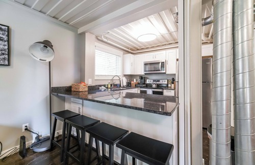 Marysville Apartment | Shipping Container/Marysville-Dublin/golf/pets ok