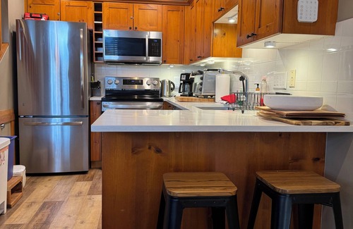 Village North House | Spacious Whistler Townhome – Walk to Lifts!