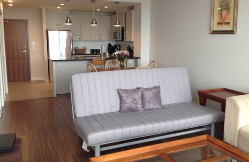 Lower Lonsdale Apartment | Superb Executive 1 Bedroom Apartment Lower Lonsdale