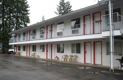 Rossland Hotel | SureStay Hotel by Best Western Rossland Red Mountain