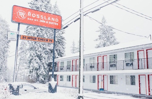 Rossland Hotel | SureStay Hotel by Best Western Rossland Red Mountain