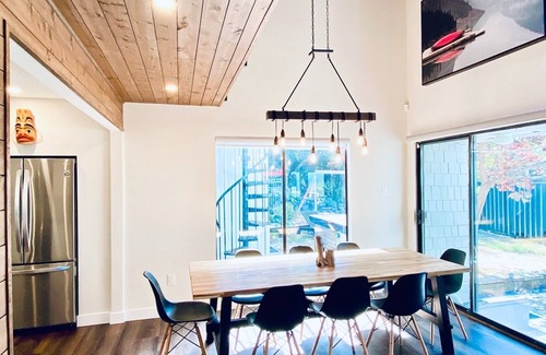 Sandy Hook House | West Coast Getaway with amazing lnlet views