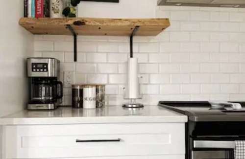 Niagara-on-the-Lake House | Wine Country Family Retreat – Outdoor Movies & Cozy Firepit!