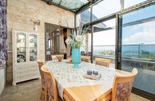 Idmit House | הים פוגש את ההר- בית בלב הגליל Sea & Mount