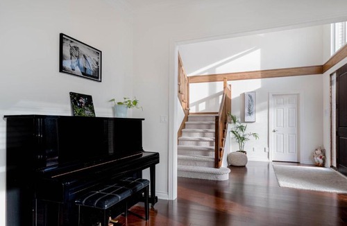 Oakridge Villa | 温西区豪华别墅附有按摩浴缸钢琴，接近机场downtown