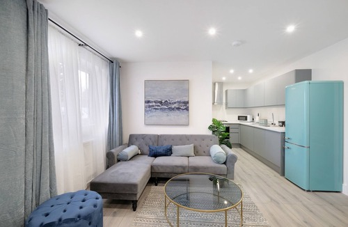 Yiewsley Apartment | 01 - Luxury 2 Bed Apt. Free Parking, West Drayton