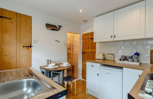 Meads Cottage | 1 Bed in Eastbourne (oc-ehc45)