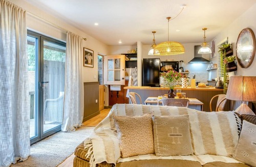 Brading Ski Chalet | 1 Bed in Ryde (oc-w30868)