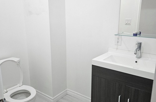 Orillia House | 1 Bedroom, 1 Bathroom on 2nd floor