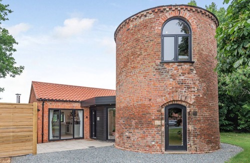 Frampton Cottage | 1 bedroom accommodation in Thornton Le Fen, near Boston
