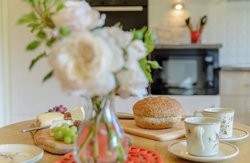 Edwinstowe Cottage | 1 bedroom accommodation in Rufford, near Newark