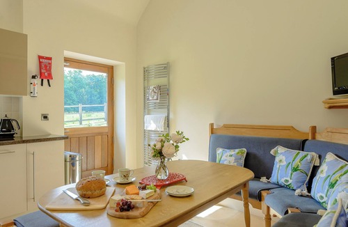 Edwinstowe Cottage | 1 bedroom accommodation in Rufford, near Newark