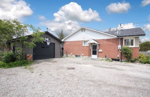 Courtice Apartment | 1 Bedroom Basement Apartment