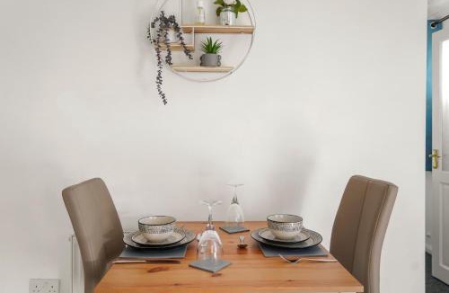 Aylesbury Apartment | 1 bedroom flat Aylesbury, Private Parking, Fowler rd
