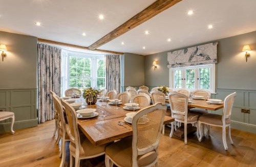 Great Saling House | 11 Bed in Stebbing oc-p34450
