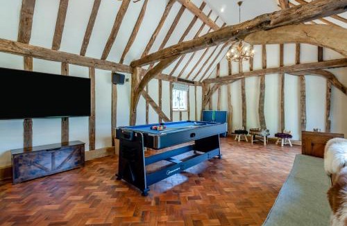 Great Saling House | 11 Bed in Stebbing oc-p34450