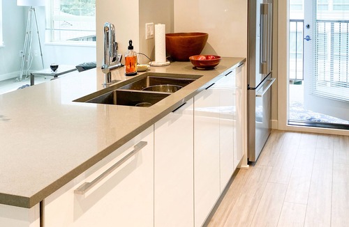 Lynn Valley Condo | 1200 SQF Gorgeous 1 bedroom, 2 bathroom with mountain views