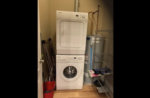 North Park Apartment | #125 Quadra - 1 Bedroom Condo in Downtown Heritage Building sleeps 2