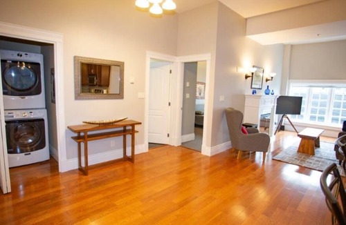 North Park Apartment | #127 Quadra St - 1 Bedroom Condo in Downtown Heritage Building