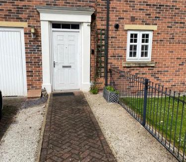 Newark House | 14 Riverview