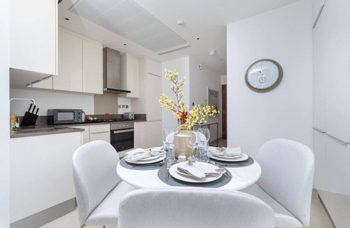 Dubai Marina Apartment | 1607 - Marina Gate - 2 · Pool view with balcony Marina Gate/Beach-JBR-Mall