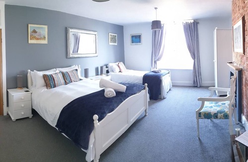Tibshelf House | 17th Century Farmhouse