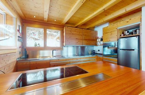 Granges Ski Chalet | 193 m² Chalet ∙ 5 bedrooms ∙ 12 guests