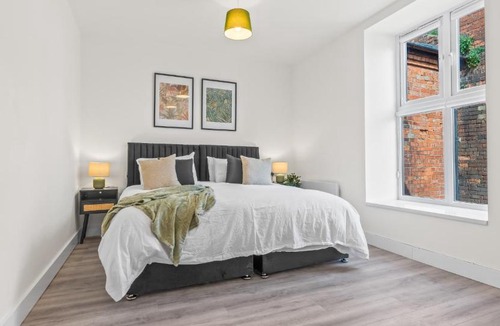 Northampton Apartment | 1BR Apartment with Sofa Bed I Prime Town Centre Location I Gold St D-Lux, Modern Amenities, Walk to Train, Bus Stations, Shops & Cafés I Leisure and Business Stays Welcome MULTIPLE UNITS AVAILABLE
