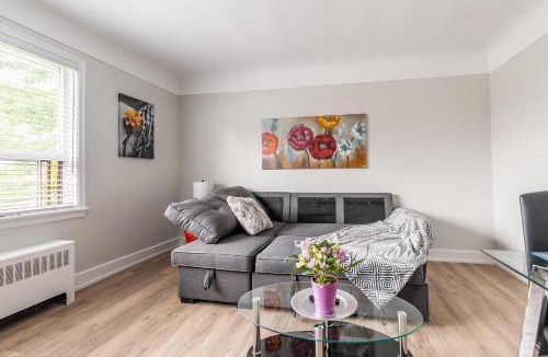 Hamilton Apartment | 1BR Modern Apt - Corktown Hamilton
