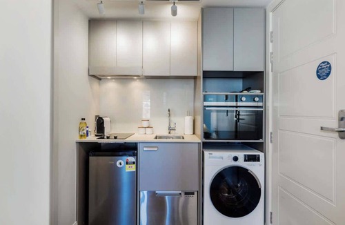 Te Aro Apartment | 1BR Studio in Te Aro - City Lookout