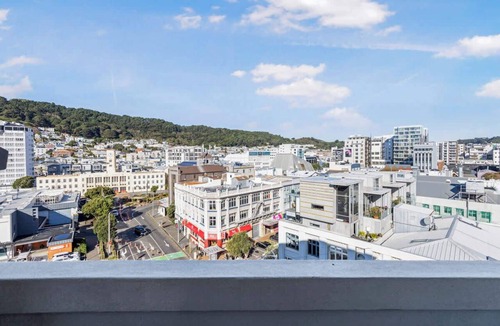 Te Aro Apartment | 1BR Studio in Te Aro - City Lookout