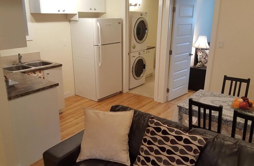 Northwest Edmonton House | 2 BD RM Modern House with Private Entrance in a Peaceful Neighbourhood