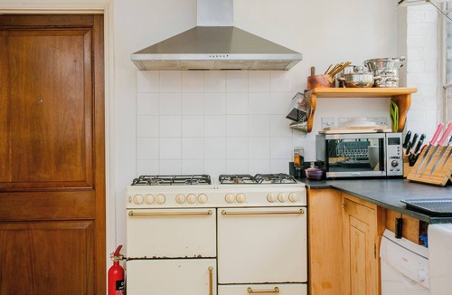 Victoria Apartment | 2 BDR Designer Flat Near Broadway Market