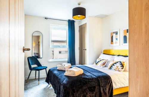 Hatfield Apartment | 2 Bed Apartment in Hatfield - Balcony - Free Gated Parking - Perfect for Long Stay Contractors