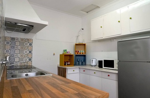 Estoril House | 2 Bed Apartment with Patio