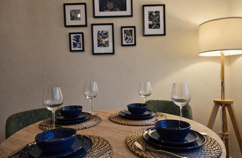 Central Milton Keynes Apartment | 2 Bed Flat - Contractor - Central MK - Parking - Sleeps5
