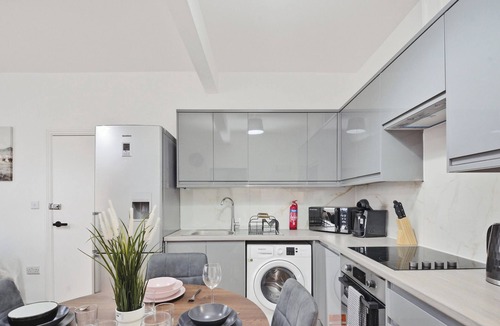 Cann Hall Apartment | 2 Bed Ground Floor Flat Forest Gate E7 0EA · WiFi | Parking | Sleeps 6