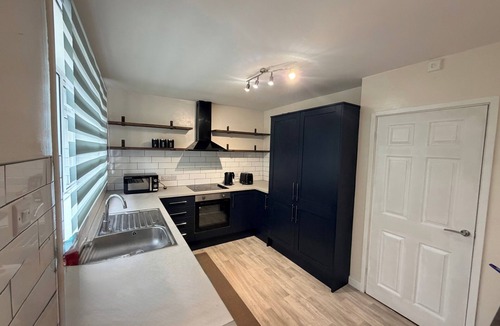Ault Hucknall House | 2-bed House, Sleeps 4 w/Parking & Garden