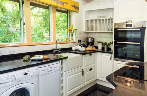 New Forest District Ski Chalet | 2 Bed in Beaulieu (oc-nfl71)