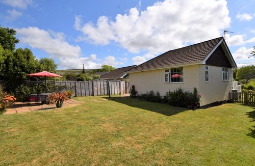 Brighstone House | 2 Bed in Brighstone (oc-ic132)