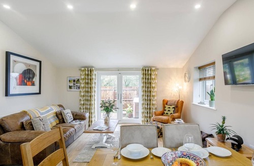 Stanton by Bridge Ski Chalet | 2 Bed in Derby (oc-78581)