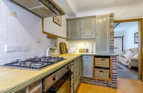 Newark Cottage | 2 Bed in Newark (oc-o36894)