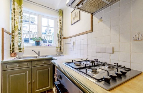 Newark Cottage | 2 Bed in Newark (oc-o36894)