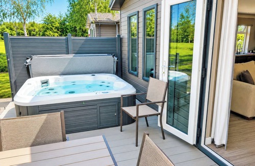 Sawley Ski Chalet | 2 bedroom accommodation in Market Bosworth, near Nuneaton