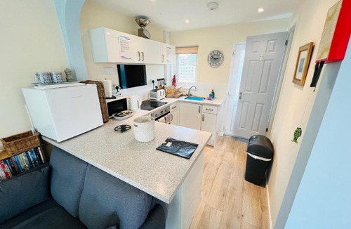 Nettlestone House | 2 Bedroom Bungalow SV58, Seaview, Isle of Wight Free Wi-Fi