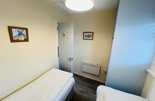 Nettlestone House | 2 Bedroom Bungalow SV58, Seaview, Isle of Wight Free Wi-Fi