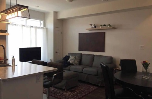 Beamsville Condo | 2-bedroom condo w/parking in Niagara wine country