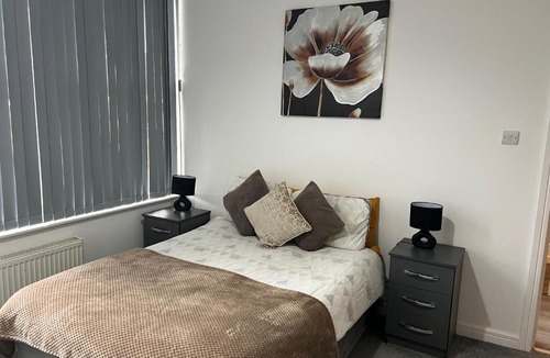 Wellingborough Apartment | 2 Bedroom Flat Ground Floor in Town Center Wellingborough