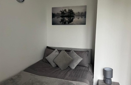Wellingborough Apartment | 2 Bedroom Flat Ground Floor in Town Center Wellingborough