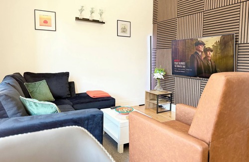 Homerton Apartment | 2 Bedroom Flat, Hackney Central.